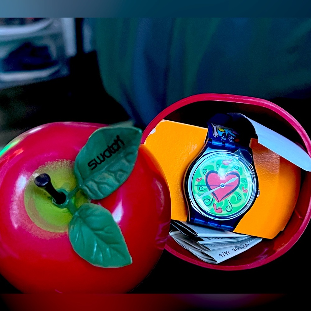 Vintage 1995 watch: Low Bite Adam & Eve - Valentines Special Edition GN176